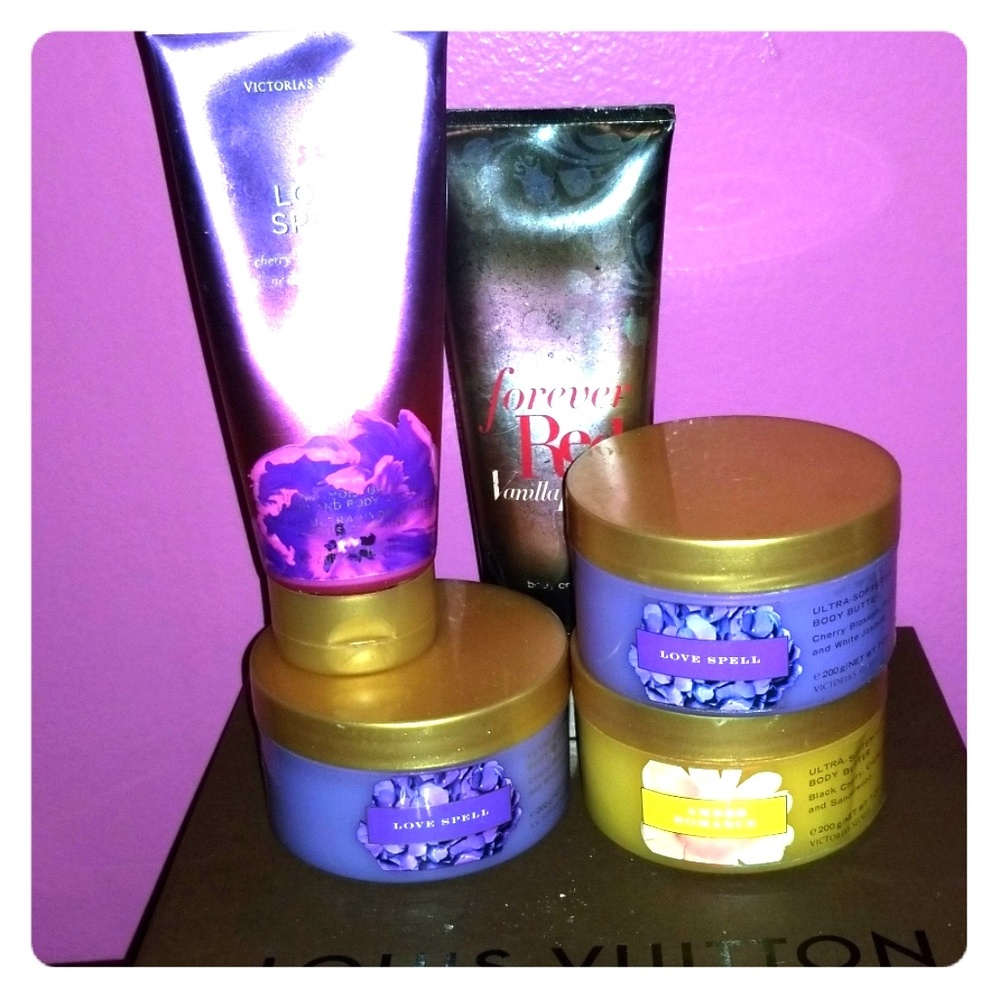 Victoria and Jessica Simpson